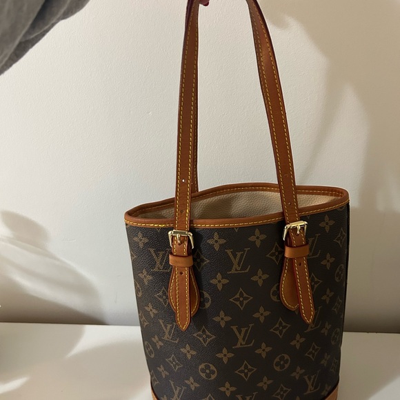 Louis Vuitton Handbags - Louis Vuitton Classic Brown Monogram Tote